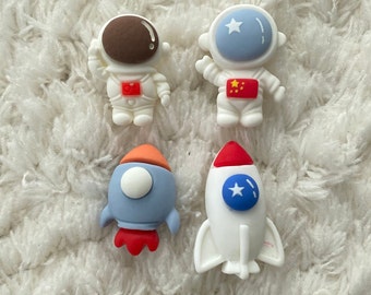 Bottoni da cucire con gambo per serie razzo astronauta simpatico cartone animato in resina per bambini, accessori per abbigliamento per astronomia per bambini, forniture per cucito fai da te