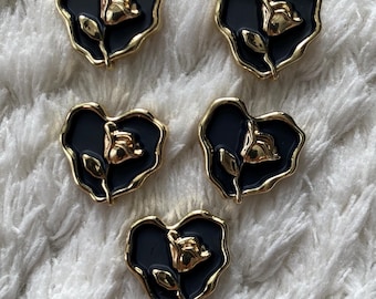 18mm Women Elegant Gold Black Heart Rose Shank Sewing Buttons DIY Crochet Sweater Clothing Project Accessory Project Sewing and Craft Supply