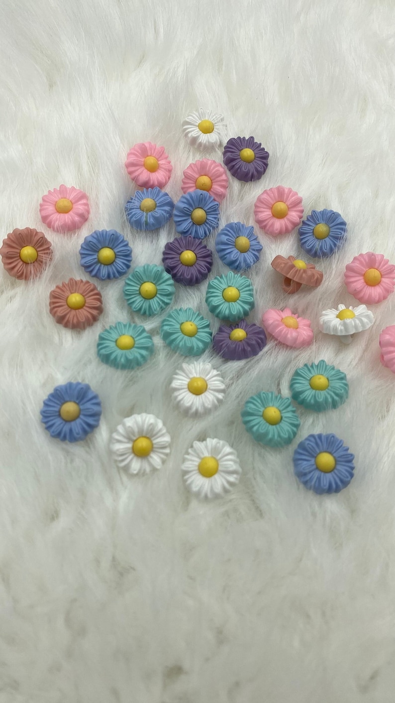 10 Stück 13mm gemischte Harz Daisy Bunte Blumen Schaft Nähen Knöpfe, Kinder Baby Niedliche Blumen Knöpfe, DIY Kleidung Accessoires Projekte Bild 2