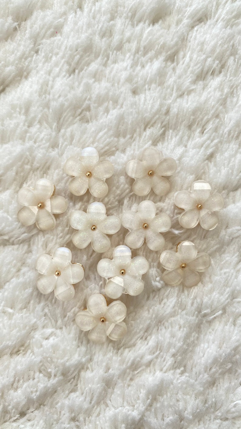 15 mm en résine pour femmes, élégant blanc brillant avec boutons de couture à tige florale en or, joli chemisier classique, cardigan, accessoires du vêtement, fournitures de couture image 3