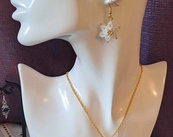 white and gold puffy star necklace and earrings set