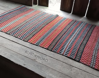 Older Swedish Rosengång weave from Halland. No hanger included