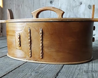 Vintage traditional handcrafted Svepask from Västra Götaland,Sweden.Signed & dated.Bentwood.Tine