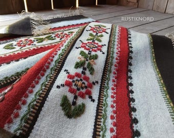 Large Traditional Scandinavian wool woven table runner