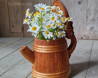 Sweet vintage Pine pipstånka from Sweden. Dated 1954
