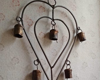 Rusty heart bell chime