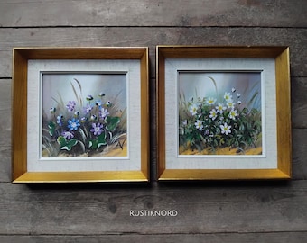Small framed flower oil paintings by Aino Vastamäki - Blåsippar & Vitsippar (Anemone Hepatica)