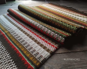 Swedish Rosengång Gubbatäcke wall hanging.Gubbar och Gummor (Old men & women)