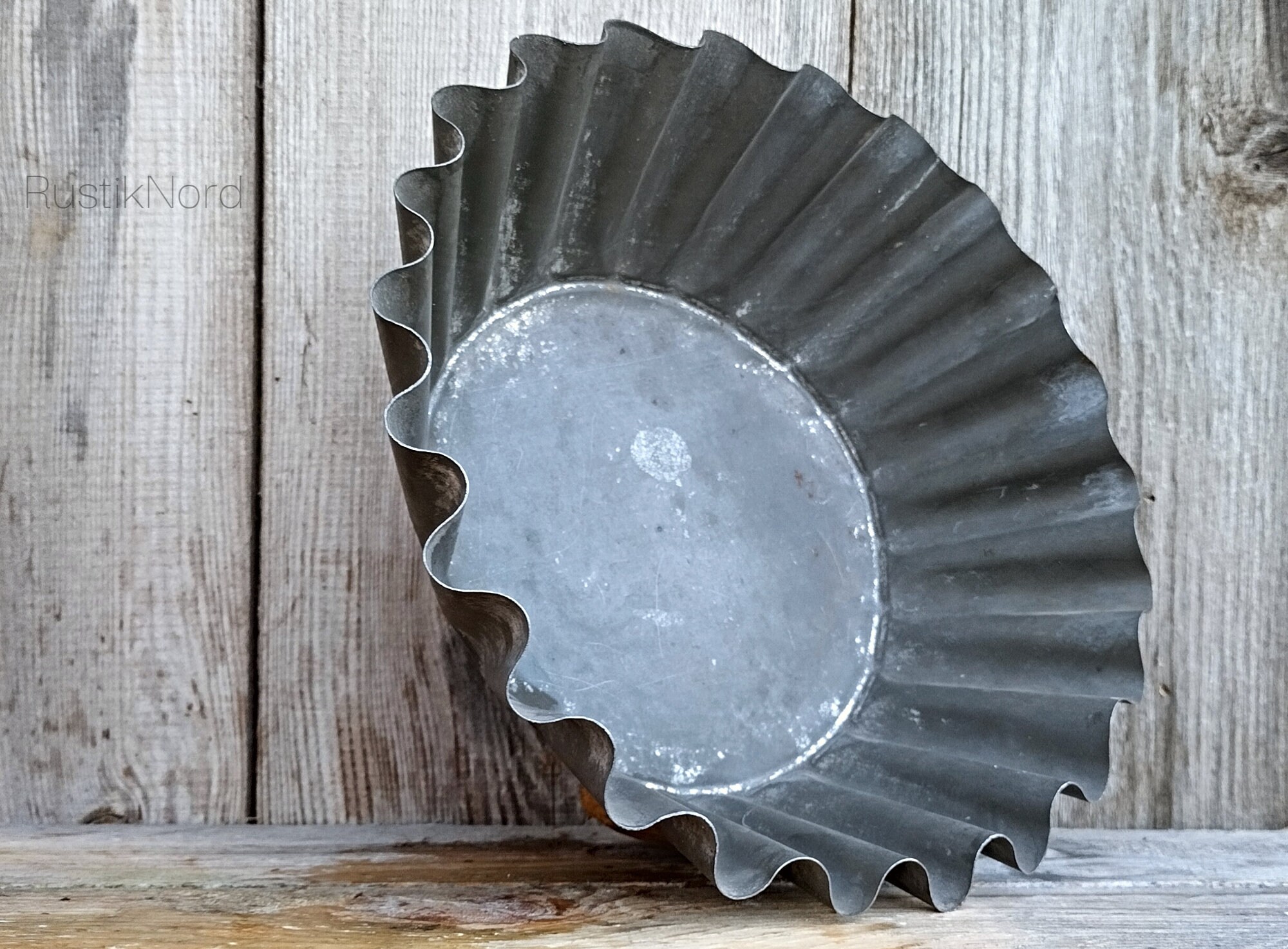 Large Vintage Fluted Tin Baking Form.shabby Rustic Decor Etsy Sweden