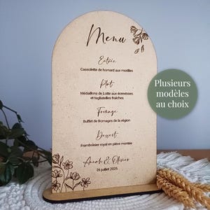 Menu en bois personnalisé pour décoration de table. Décoration de table de mariage, de baptême ou d'anniversaire.