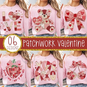 Könnte beinhalten: Rosa Langarm-Sweatshirts mit Patchwork-Designs zum Valentinstag. Die Designs umfassen Herzen, einen Teddybären, Schleifen, eine Erdbeere, Kirschen und die Buchstaben "LOVE" und "XOXO". Der Text "06 DESIGNS" und "Patchwork Valentine" ist ebenfalls sichtbar.