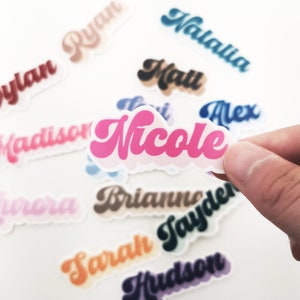 Pegatinas con nombre personalizadas, calcomanías impermeables de vinilo con nombre personalizado, calcomanías para vasos y botellas de agua, calcomanías para computadora portátil, calcomanías retro, calcomanías holográficas