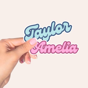 Adesivo de nome personalizado retrô, adesivo de vinil com nome personalizado, adesivo para copo de garrafa de água, adesivo para laptop, adesivo com nome de criança, lembrancinha de festa