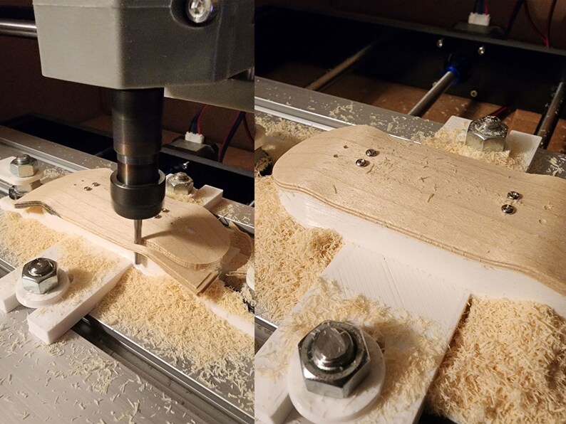 Puede incluir: Primer plano de una m&aacute;quina CNC cortando una tabla de skate de madera. La m&aacute;quina est&aacute; cortando la forma de la tabla y la madera se est&aacute; retirando en forma de aserr&iacute;n. La tabla se mantiene en su lugar mediante una plantilla.