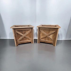 Handgefertigte Blumentöpfe aus Holz - Für die Ewigkeit!