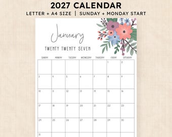 Puede incluir: Una página de calendario imprimible para enero de 2027 con el texto "PRINTABLE 2027 CALENDAR", "LETTER + A4 SIZE | SUNDAY + MONDAY START", "January" y "TWENTY TWENTY SEVEN". El diseño incluye una ilustración floral con flores rosas, moradas y azules.