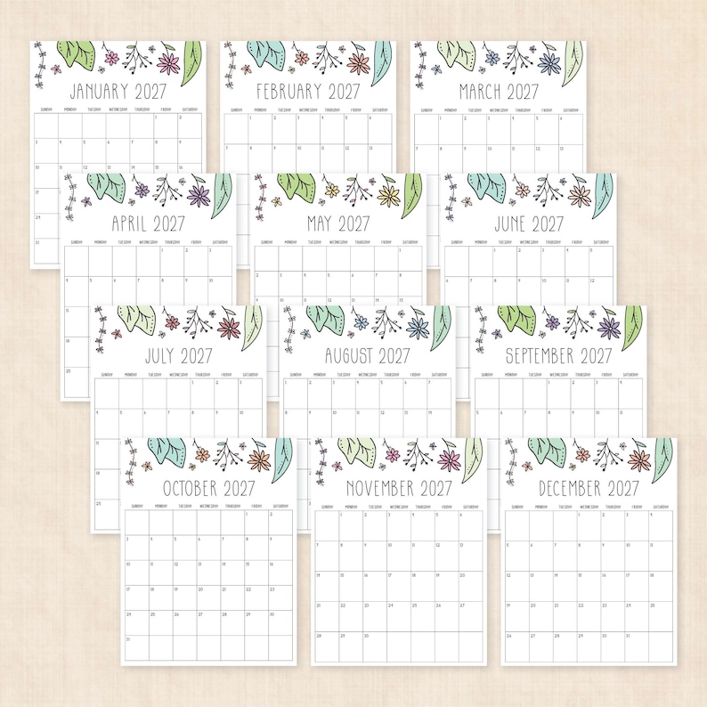 Puede incluir: Un conjunto de doce p&aacute;ginas de calendario mensual para el a&ntilde;o 2027, cada una con una cuadr&iacute;cula con los d&iacute;as de la semana y un encabezado decorativo con ilustraciones dibujadas a mano de hojas verdes y flores coloridas sobre el mes.