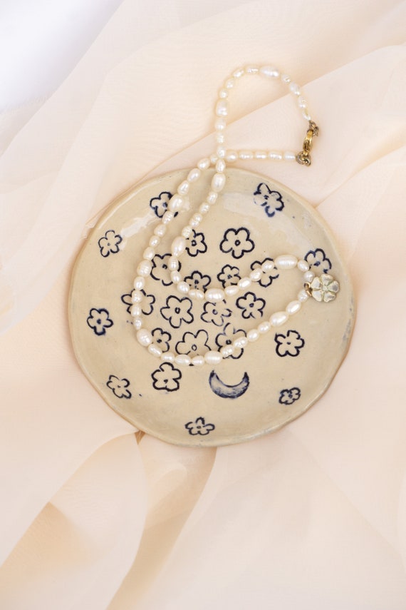 Handmade Ceramic Carved Flower Ring Dish | Trinket Dish with Flower Drawing | Engagement Gift | Gift Idea | Jewelry Dish | Coquette Gift