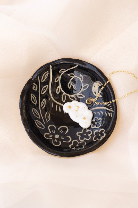 Handmade Ceramic Carved Flower Ring Dish | Trinket Dish with Flower Drawing | Engagement Gift | Gift Idea | Jewelry Dish | Coquette Gift