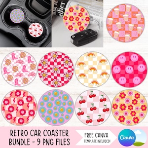 Op de afbeelding: Een verzameling van negen retro auto-onderzetters met diverse ontwerpen, waaronder kersen, smiley gezichten, bloemen en regenbogen. De onderzetters zijn rond en hebben levendige kleuren en patronen. De tekst "Retro Car Coaster Bundle - 9 PNG Files" is zichtbaar.