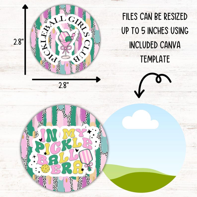 Pode incluir: Dois adesivos redondos com um padr&atilde;o abstrato rosa, verde e branco. O primeiro adesivo diz "Pickleball Girls Club" com um &iacute;cone de copo de martini. O segundo adesivo diz "In My Pickleball Era" com um &iacute;cone de pickleball e raquete. Os adesivos t&ecirc;m um di&acirc;metro de 2,8 polegadas.