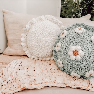 CROCHET PATTERN-Daisy Puff Pillow