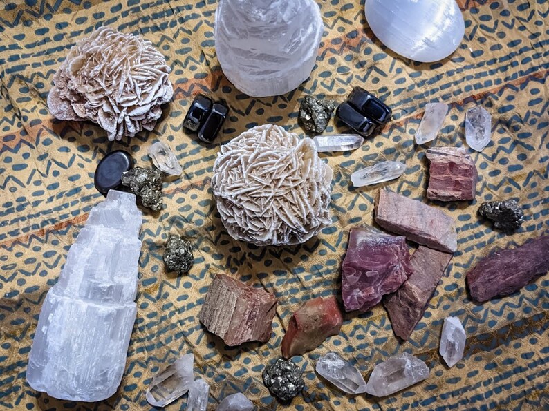 Rockhound Mystery Box Fossil Minerals & Stones Rock Etsy