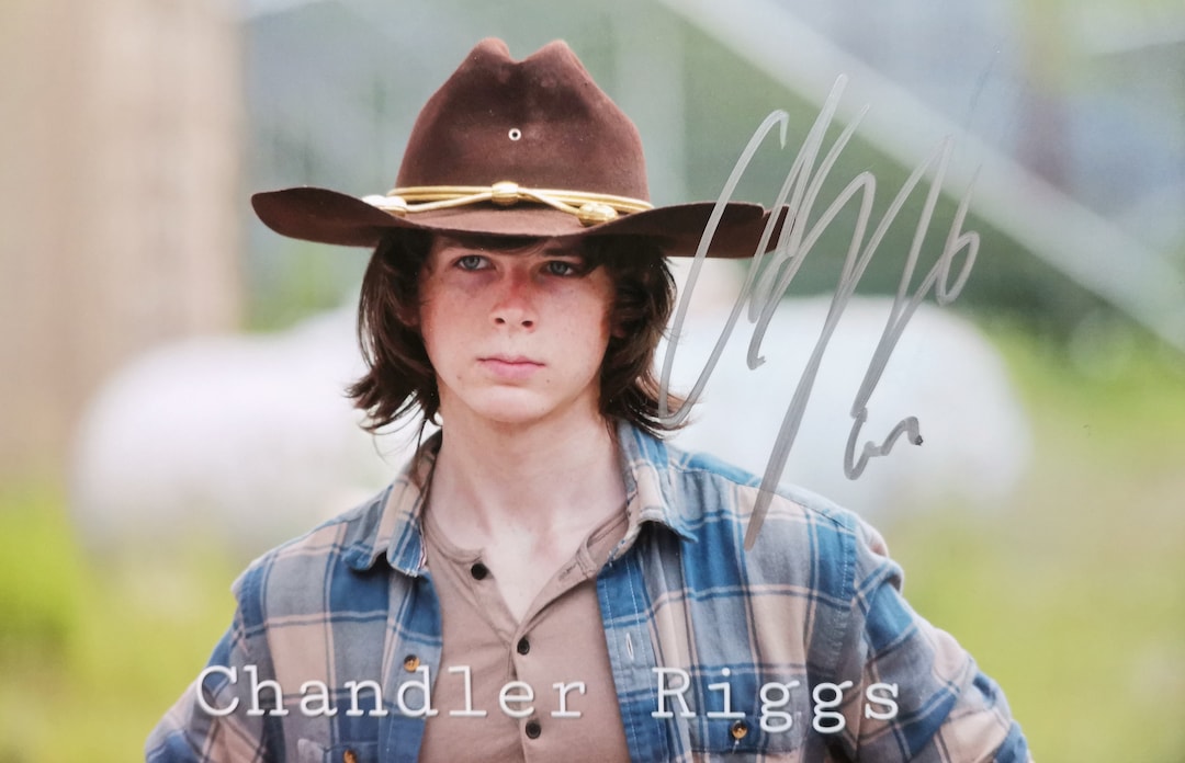 Chandler Riggs as Carl Grimes in Walking Dead Signed Autographed Photo ...