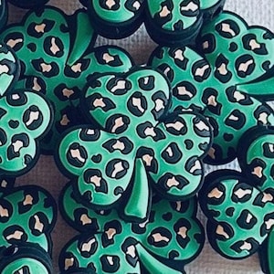 St Patrick’s Day Focal Bead•Leopard Four Leaf Clover