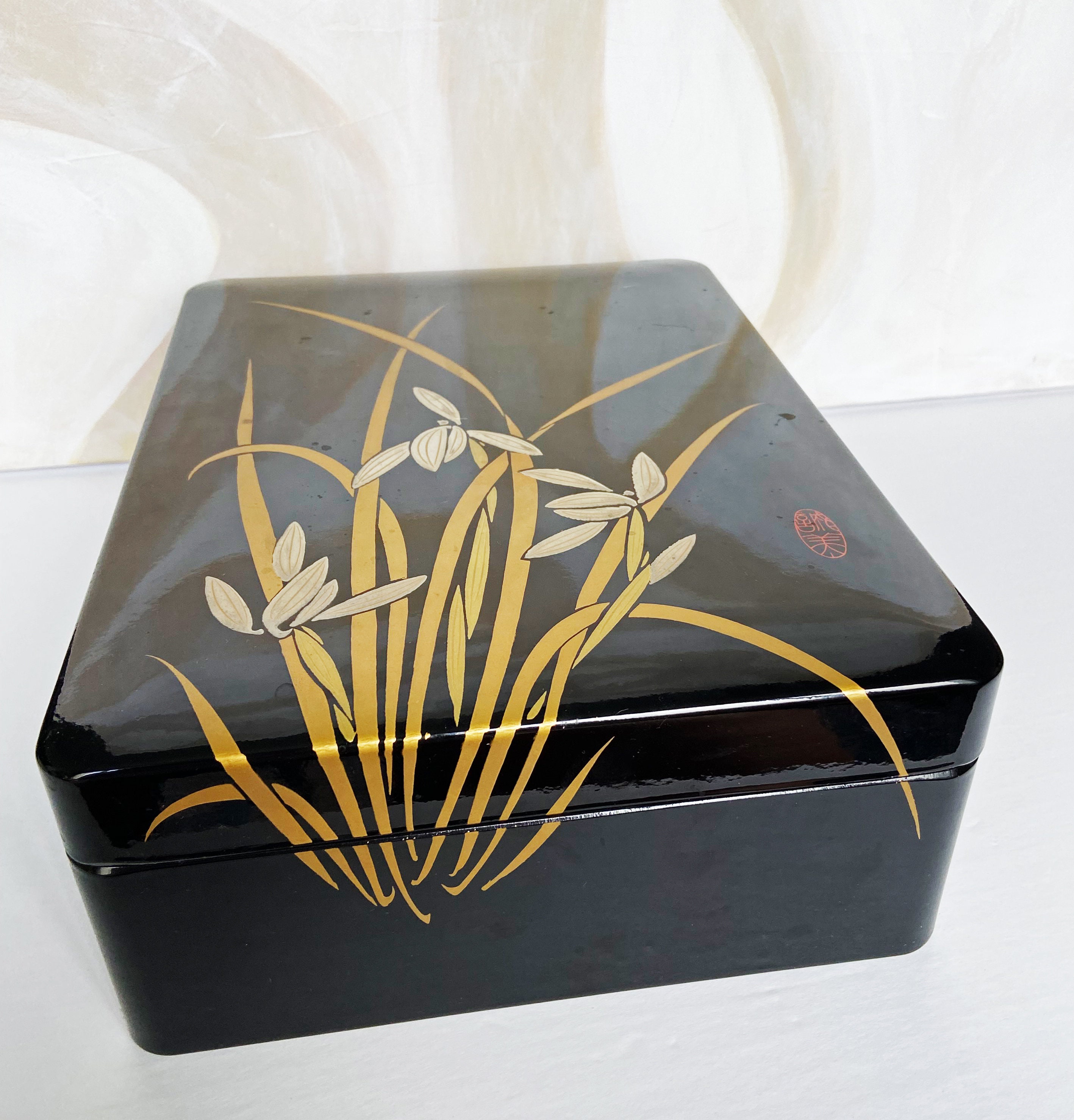 Vintage Asian Black Gold Lacquer Wood Box Japanese Jewelry Vintage Asian Black Gold Lacquer Wood Box Japanese Jewelry