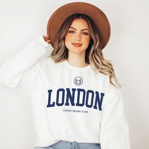 London UK Sweatshirt Gift For Vintage Retro Crewneck Pullover Shirt Gift For Travel Europe London Lover Oversize Designer Trendy Sweater
