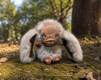 Portachiavi di peluche inquietante e carino "Moglet" - Mostro giocattolo fatto a mano, regalo bizzarro, strana creatura carina, peluche gotico, bambola d'arte da collezione