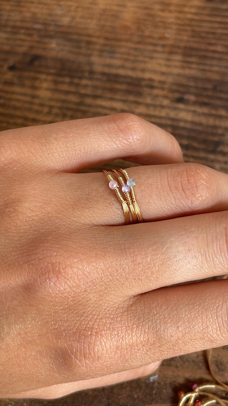 Fine gold-plated ring set with a seed pearl image 9