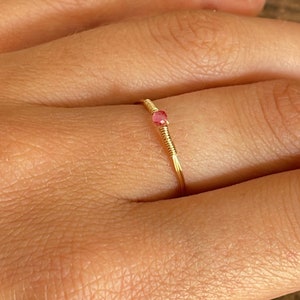 Fine gold-plated ring set with a seed pearl image 4