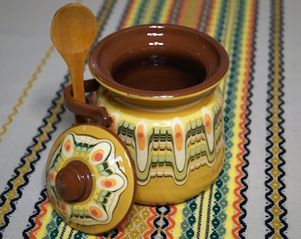 Tarro de miel de cerámica con cuchara de madera / Hecho a mano y pintado de amarillo / Accesorio de cocina para amantes de las abejas