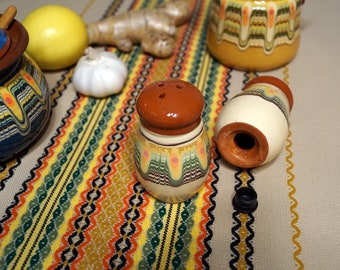 Сeramic salt & pepper shaker. Ceramic clay handmade.