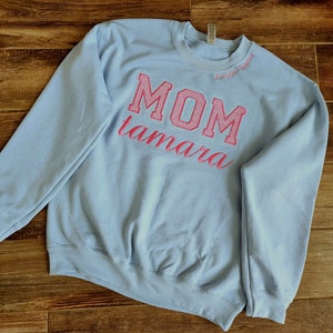 MOM Sweatshirt Jack und Jill mit Namen bestickt benutzerdefinierte Monogramm Shirt für Mama Geschenk Muttertag Top Mama Pullover rosa oder blau