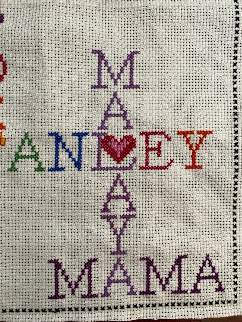 ¡Punto de cruz de crucigrama personalizado! ¡Incluya miembros del hogar, mascotas, calles, ciudades y países! ¡Usa cualquier palabra que te represente! imagen 4