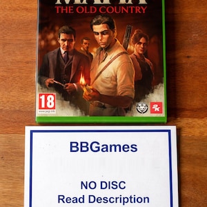 Può includere: Custodia del gioco Xbox Series X per "Mafia: The Old Country" con bordo verde. La copertina presenta un gruppo di uomini in abito e una donna. Un cartello bianco sottostante recita "BBGames" e "NO DISC Read Description".