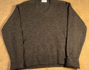 Vintage 70’s 80’s Hunt Club V Neck Shetland Wool Basic Blank Essential Made in Canada Grey Knit Sweater Extra Large