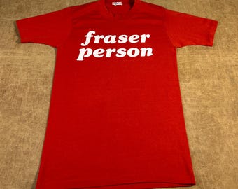 Vintage 70er Jahre Fraser Person Spell Out Sprüche Poly Cotton Made in USA Rote Grafik T-Shirt Medium