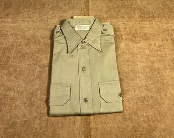 Vintage 50-tals Sanforized Creichton tvåficks amerikansk militär kakifärgad Sanforized beige knäppt skjorta stor