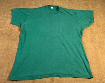 Vintage 80’s 100% Cotton Basic Blank Single Stitch Cotton Material Made in USA Distressed Green T Shirt Large