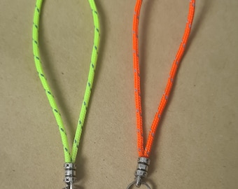 2 Lanyards with 8mm split ring