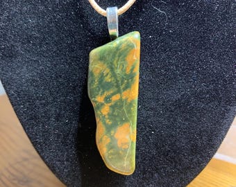Colgante de jaspe de la selva tropical