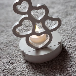 Tealight holder with 5 hearts