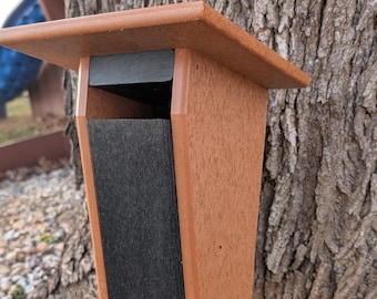 Sparrow-resistant Poly Birdhouse