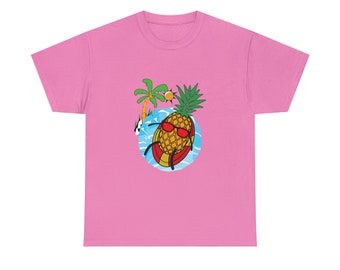 Pineapple Chilling Tee - Embrace the Tropical Chill!