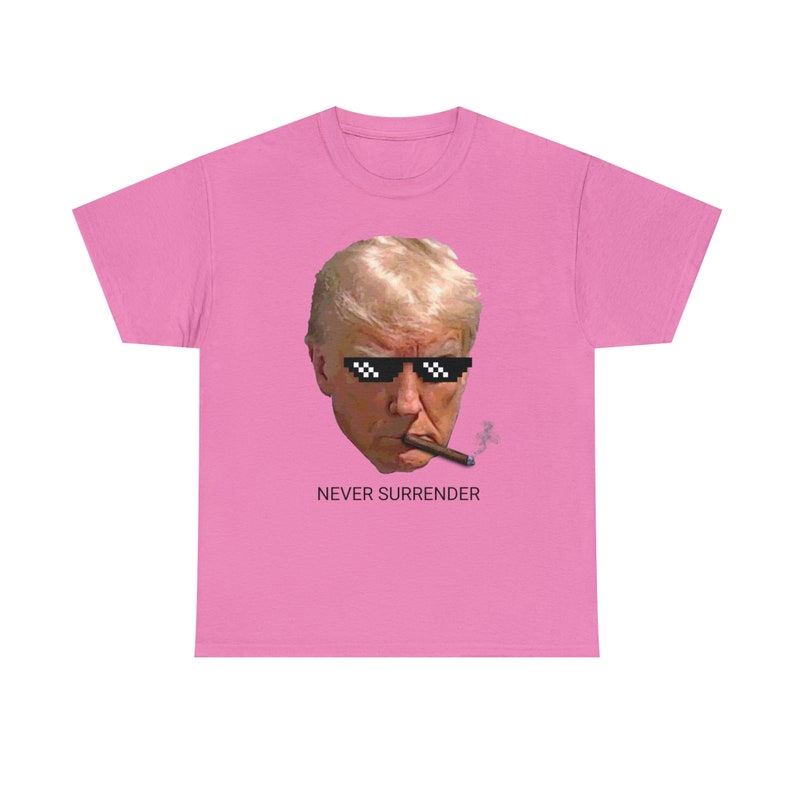 Trump Mugshot Never Surrender tee, trumpmugshot image 3