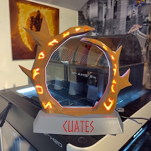 Caja de luz de portal inspirada en Valheim impresa en 3D de 250 mm de ancho y alto. Compatible con control Bluetooth mediante la aplicación de teléfono Magic Lantern.